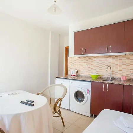 Aparthotel Anna 3*