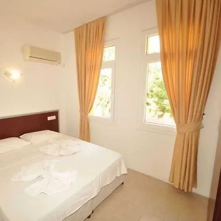 Anna Aparthotel