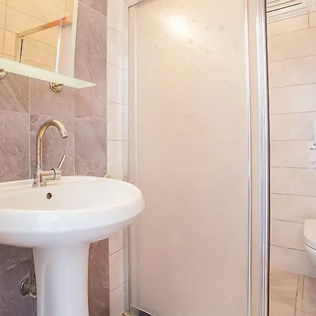 Apart-hotel Anna 3*