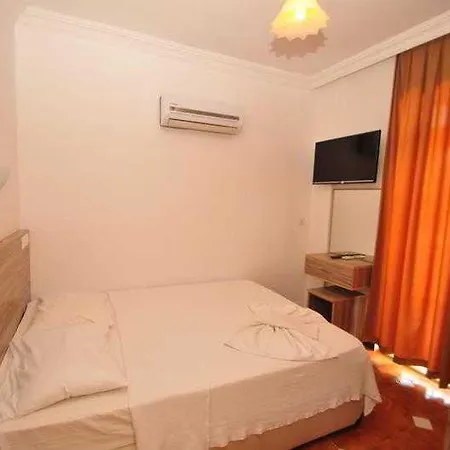Anna Aparthotel 3*