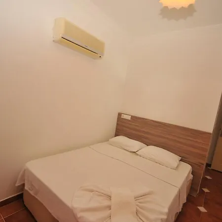 Anna Aparthotel 3*
